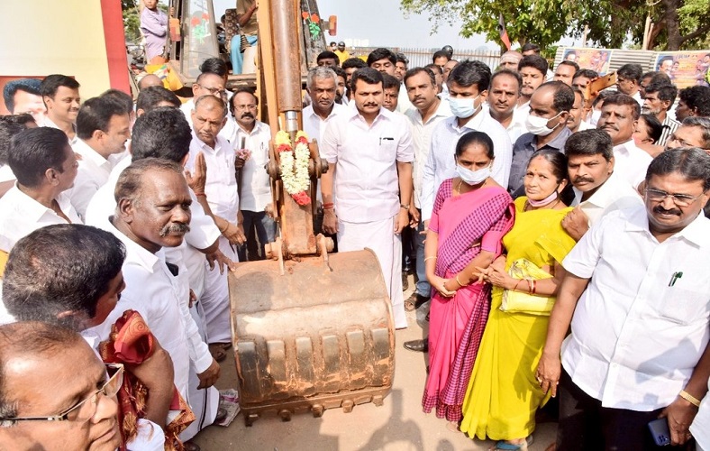 The Hon'ble Minister of Electricity, inaugurated the Road construction work at ward no. 74 & 76